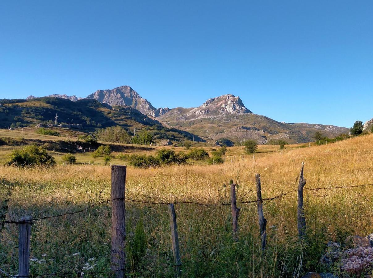 Turismo En Babia Bajo Los Nidos San Emiliano المظهر الخارجي الصورة