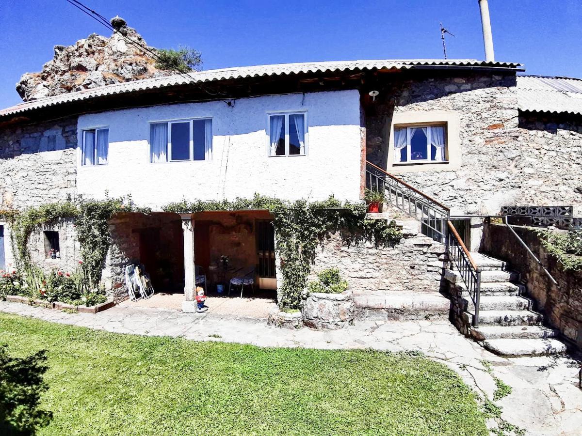 Turismo En Babia Bajo Los Nidos San Emiliano المظهر الخارجي الصورة