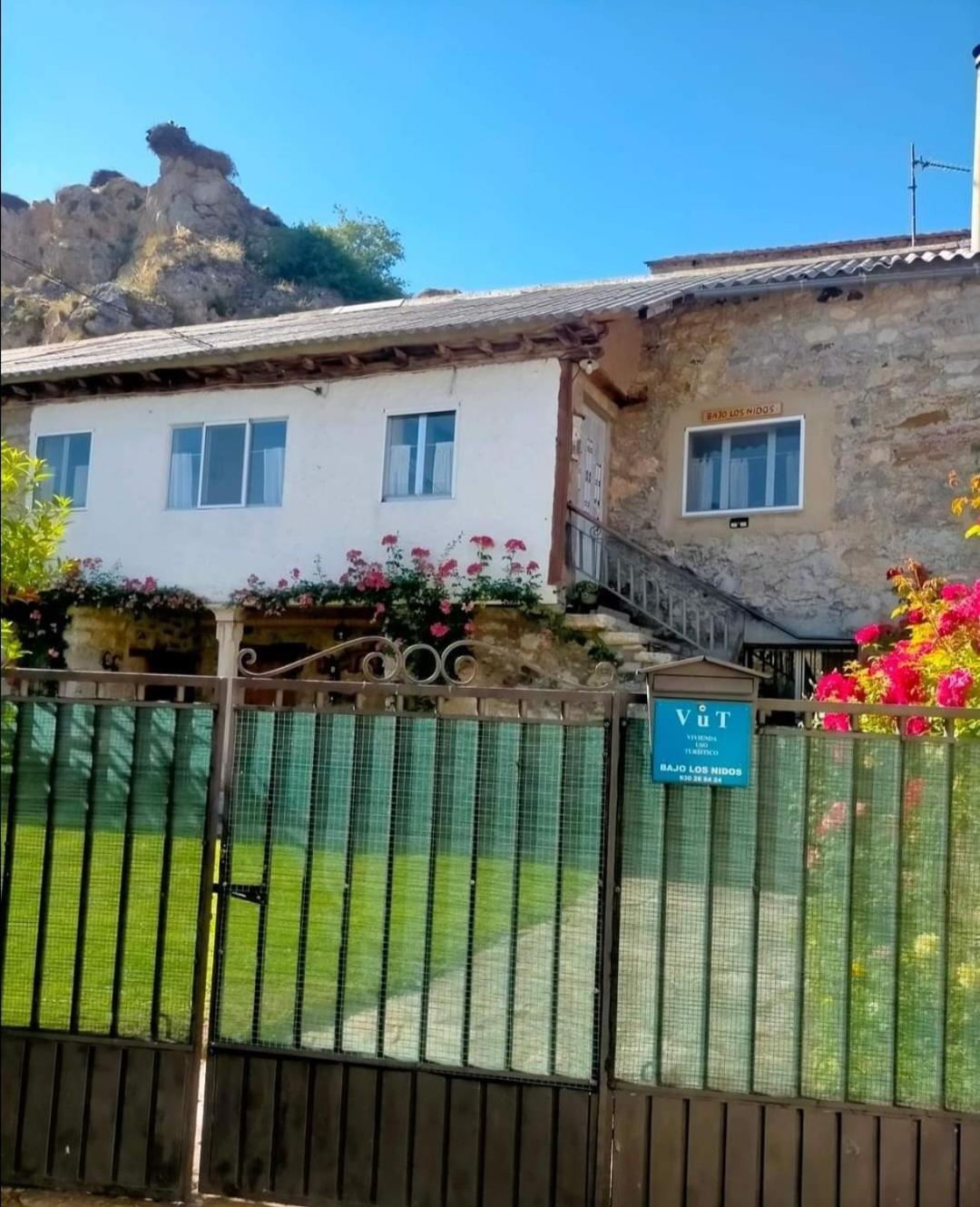 Turismo En Babia Bajo Los Nidos San Emiliano المظهر الخارجي الصورة